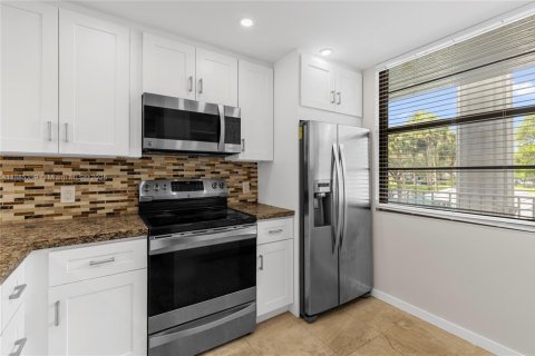 Copropriété à louer à Davie, Floride: 2 chambres, 128.67 m2 № 1931658 - photo 13