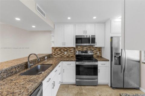 Copropriété à louer à Davie, Floride: 2 chambres, 128.67 m2 № 1931658 - photo 9