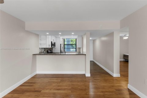 Copropriété à louer à Davie, Floride: 2 chambres, 128.67 m2 № 1931658 - photo 5