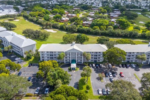 Copropriété à louer à Davie, Floride: 2 chambres, 128.67 m2 № 1931658 - photo 1