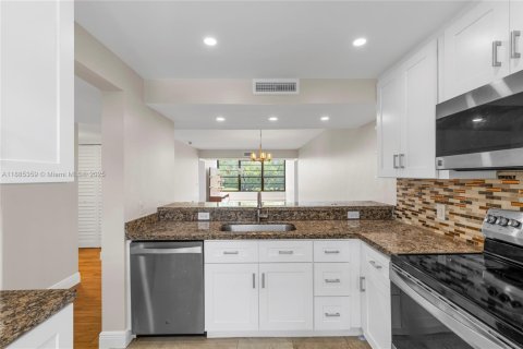 Copropriété à louer à Davie, Floride: 2 chambres, 128.67 m2 № 1931658 - photo 11