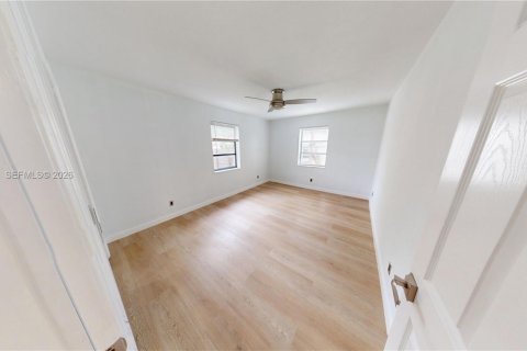 Casa en alquiler en Hollywood, Florida, 2 dormitorios, 83.89 m2 № 2071150 - foto 13