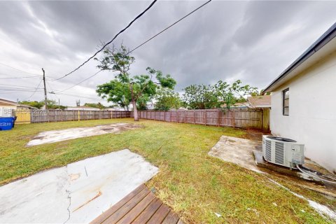 Casa en alquiler en Hollywood, Florida, 2 dormitorios, 83.89 m2 № 2071150 - foto 17