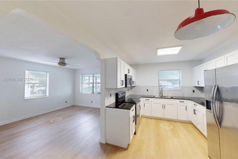 Casa en alquiler en Hollywood, Florida, 2 dormitorios, 83.89 m2 № 2071150 - foto 5