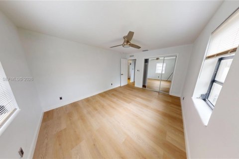 Casa en alquiler en Hollywood, Florida, 2 dormitorios, 83.89 m2 № 2071150 - foto 14