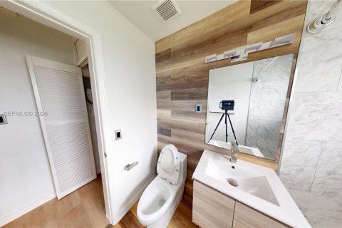 Casa en alquiler en Hollywood, Florida, 2 dormitorios, 83.89 m2 № 2071150 - foto 11