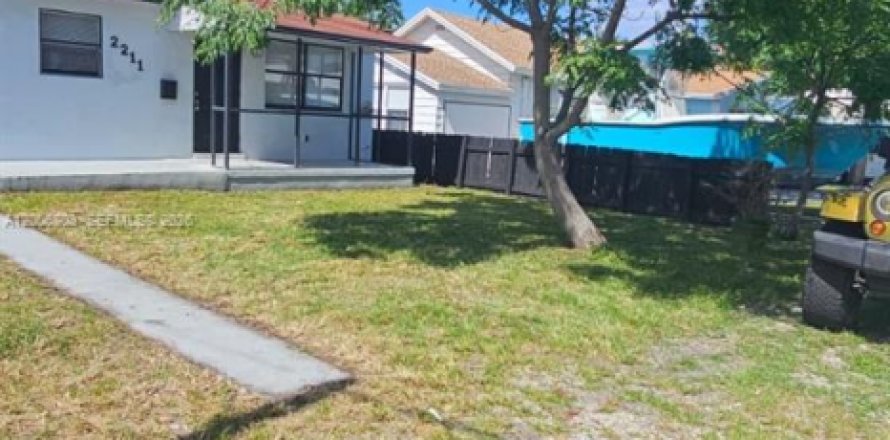 Casa en Hollywood, Florida 2 dormitorios, 83.89 m2 № 2071150