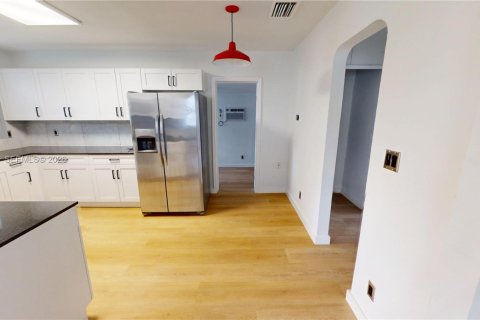 Casa en alquiler en Hollywood, Florida, 2 dormitorios, 83.89 m2 № 2071150 - foto 6