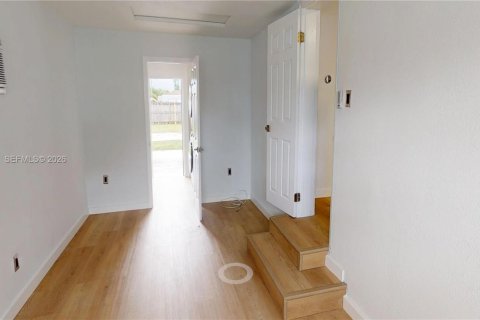 Casa en alquiler en Hollywood, Florida, 2 dormitorios, 83.89 m2 № 2071150 - foto 15