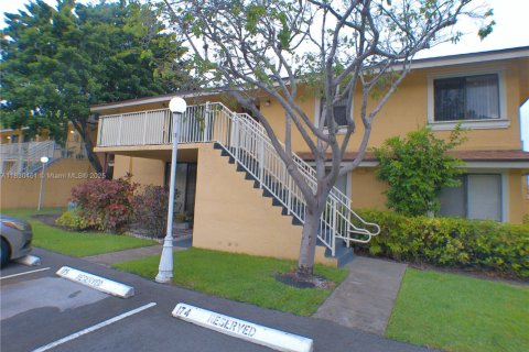 Condo in Miami Gardens, Florida, 3 bedrooms  № 1806141 - photo 3