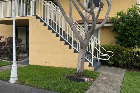 Condo in Miami Gardens, Florida, 3 bedrooms  № 1806141 - photo 4