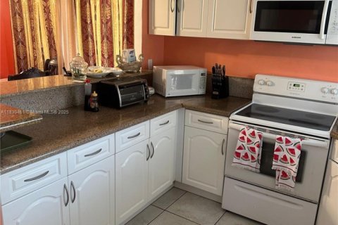 Condo in Miami Gardens, Florida, 3 bedrooms  № 1806141 - photo 30