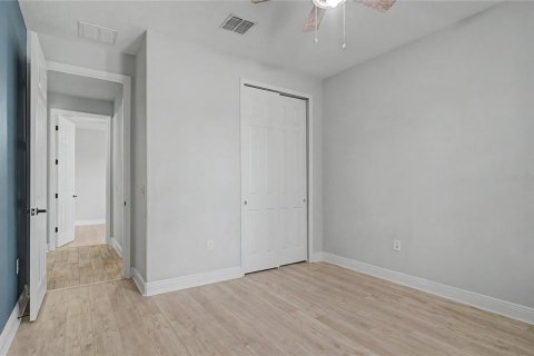 Casa en venta en Kissimmee, Florida, 4 dormitorios, 275.92 m2 № 2147556 - foto 16