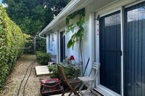 Propiedad comercial en venta en Sunrise, Florida, 371.42 m2 № 2007474 - foto 4