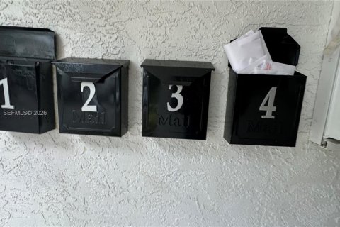 Propiedad comercial en venta en Sunrise, Florida, 371.42 m2 № 2007474 - foto 6