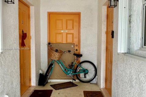 Propiedad comercial en venta en Sunrise, Florida, 371.42 m2 № 2007474 - foto 7