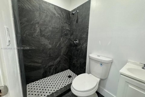 Commercial property in Miami, Florida 1 bedroom, 118.26 sq.m. № 2265528 - photo 5