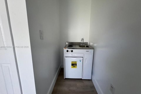 Commercial property in Miami, Florida 1 bedroom, 118.26 sq.m. № 2265528 - photo 7