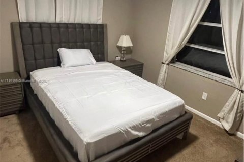 Купить виллу или дом в Лихай-Эйкерс, Флорида 3 спальни, 187.11м2, № 1984990 - фото 17