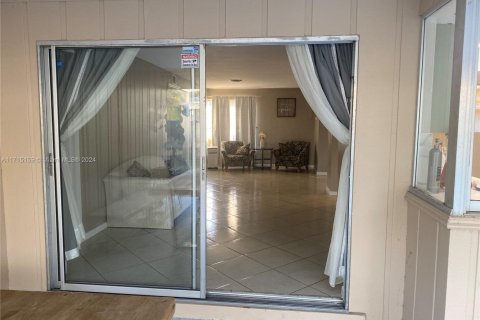 Купить виллу или дом в Лихай-Эйкерс, Флорида 3 спальни, 187.11м2, № 1984990 - фото 10