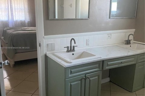 Купить виллу или дом в Лихай-Эйкерс, Флорида 3 спальни, 187.11м2, № 1984990 - фото 21