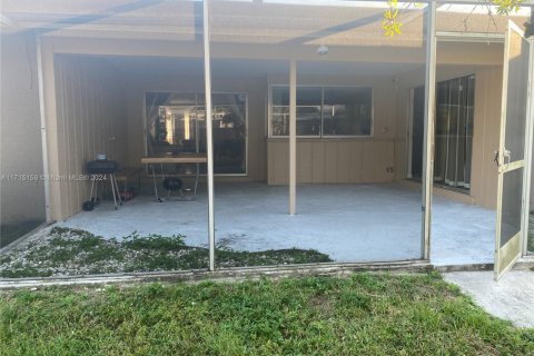 Купить виллу или дом в Лихай-Эйкерс, Флорида 3 спальни, 187.11м2, № 1984990 - фото 4