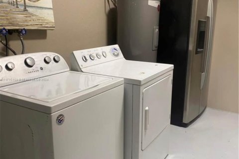 Купить виллу или дом в Лихай-Эйкерс, Флорида 3 спальни, 187.11м2, № 1984990 - фото 14