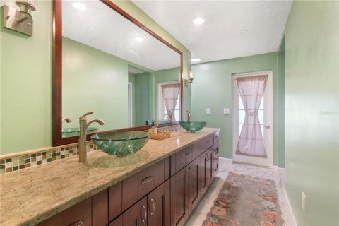 House in Dunedin, Florida 3 bedrooms, 239.69 sq.m. № 1661768 - photo 27