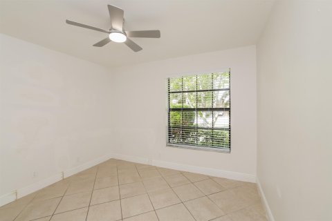 Villa ou maison à vendre à Coconut Creek, Floride: 3 chambres, 131.55 m2 № 2085102 - photo 12