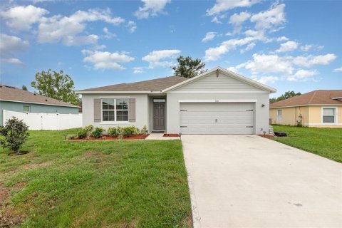 House in Kissimmee, Florida 4 bedrooms, 173.91 sq.m. № 1791250 - photo 1