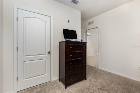House in Kissimmee, Florida 4 bedrooms, 173.91 sq.m. № 1791250 - photo 15