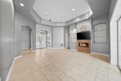 House in Lutz, Florida 4 bedrooms, 256.13 sq.m. № 2405509 - photo 13