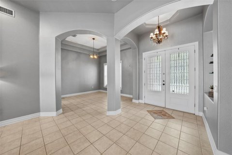 House in Lutz, Florida 4 bedrooms, 256.13 sq.m. № 2405509 - photo 8