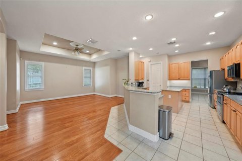 House in Lutz, Florida 4 bedrooms, 256.13 sq.m. № 2405509 - photo 18