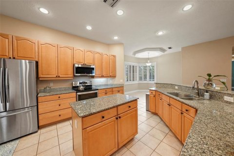 House in Lutz, Florida 4 bedrooms, 256.13 sq.m. № 2405509 - photo 14