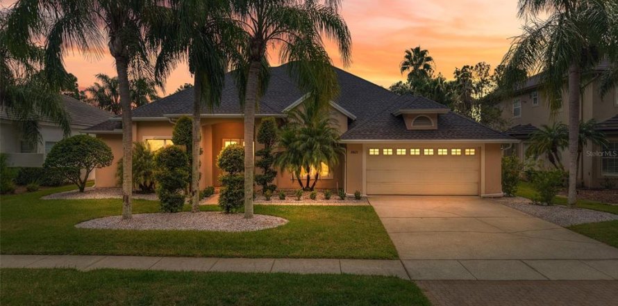 House in Lutz, Florida 4 bedrooms, 256.13 sq.m. № 2405509