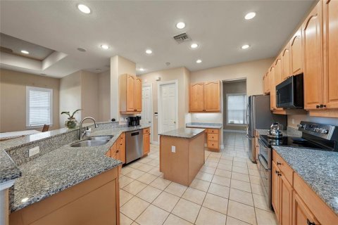 House in Lutz, Florida 4 bedrooms, 256.13 sq.m. № 2405509 - photo 15