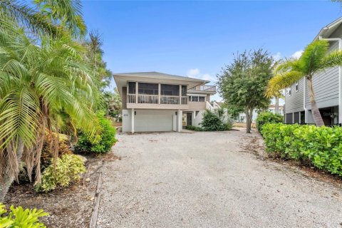Villa ou maison à Anna Maria, Floride 3 chambres, 260.13 m2 № 2405368