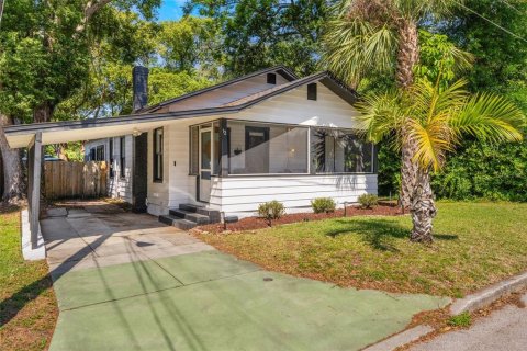 House in Orlando, Florida 3 bedrooms, 115.94 sq.m. № 1648234 - photo 1