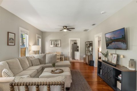 House in Orlando, Florida 3 bedrooms, 115.94 sq.m. № 1648234 - photo 4