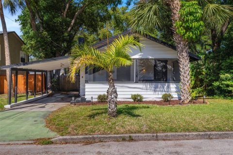 House in Orlando, Florida 3 bedrooms, 115.94 sq.m. № 1648234 - photo 2