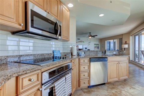 Condo in Clearwater, Florida, 3 bedrooms  № 2205842 - photo 17