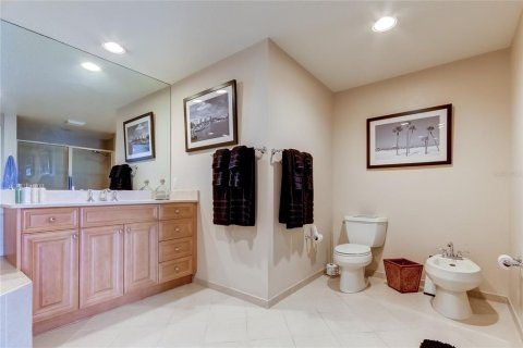 Condo in Clearwater, Florida, 3 bedrooms  № 2205842 - photo 13