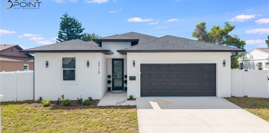 House in Holiday, Florida 3 bedrooms, 135.64 sq.m. № 2427625
