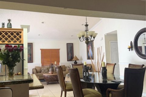 Купить виллу или дом в Майами, Флорида 3 спальни, 132.39м2, № 2032375 - фото 5