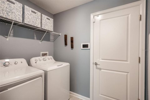 Casa en venta en Kissimmee, Florida, 5 dormitorios, 221.85 m2 № 1915985 - foto 18