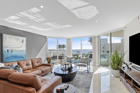 Condominio en venta en Fort Lauderdale, Florida, 3 dormitorios, 221.11 m2 № 2077735 - foto 3