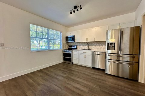 Immobilier commercial à vendre à North Miami Beach, Floride: 139.35 m2 № 1940399 - photo 6