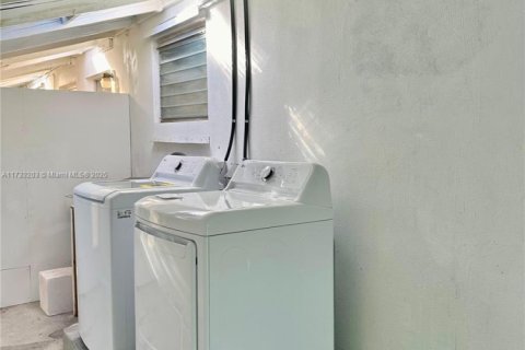 Immobilier commercial à vendre à North Miami Beach, Floride: 139.35 m2 № 1940399 - photo 16