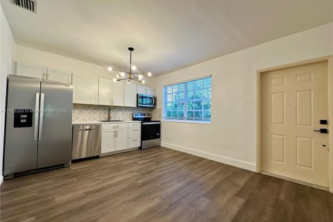 Immobilier commercial à vendre à North Miami Beach, Floride: 139.35 m2 № 1940399 - photo 8